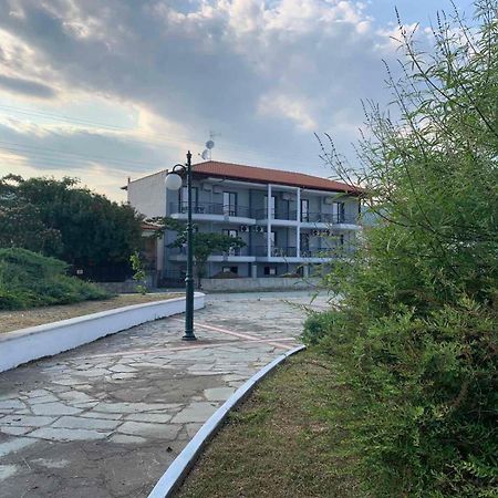 Thea Comfy Living Aparthotel Vrasná Exterior foto