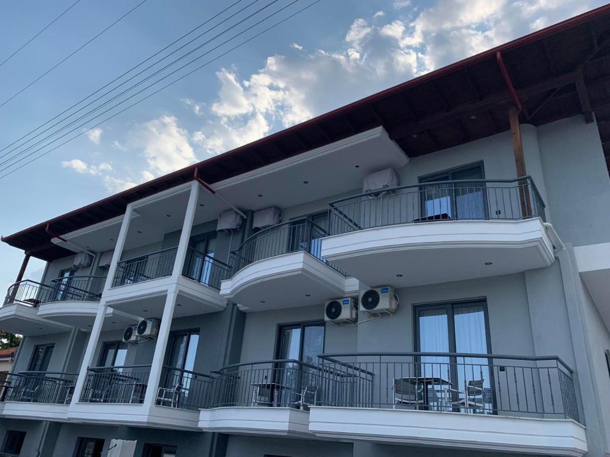 Thea Comfy Living Aparthotel Vrasná Exterior foto