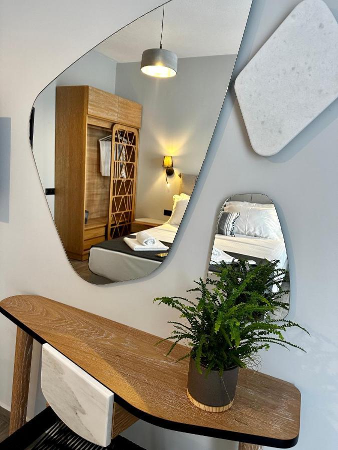 Thea Comfy Living Aparthotel Vrasná Exterior foto
