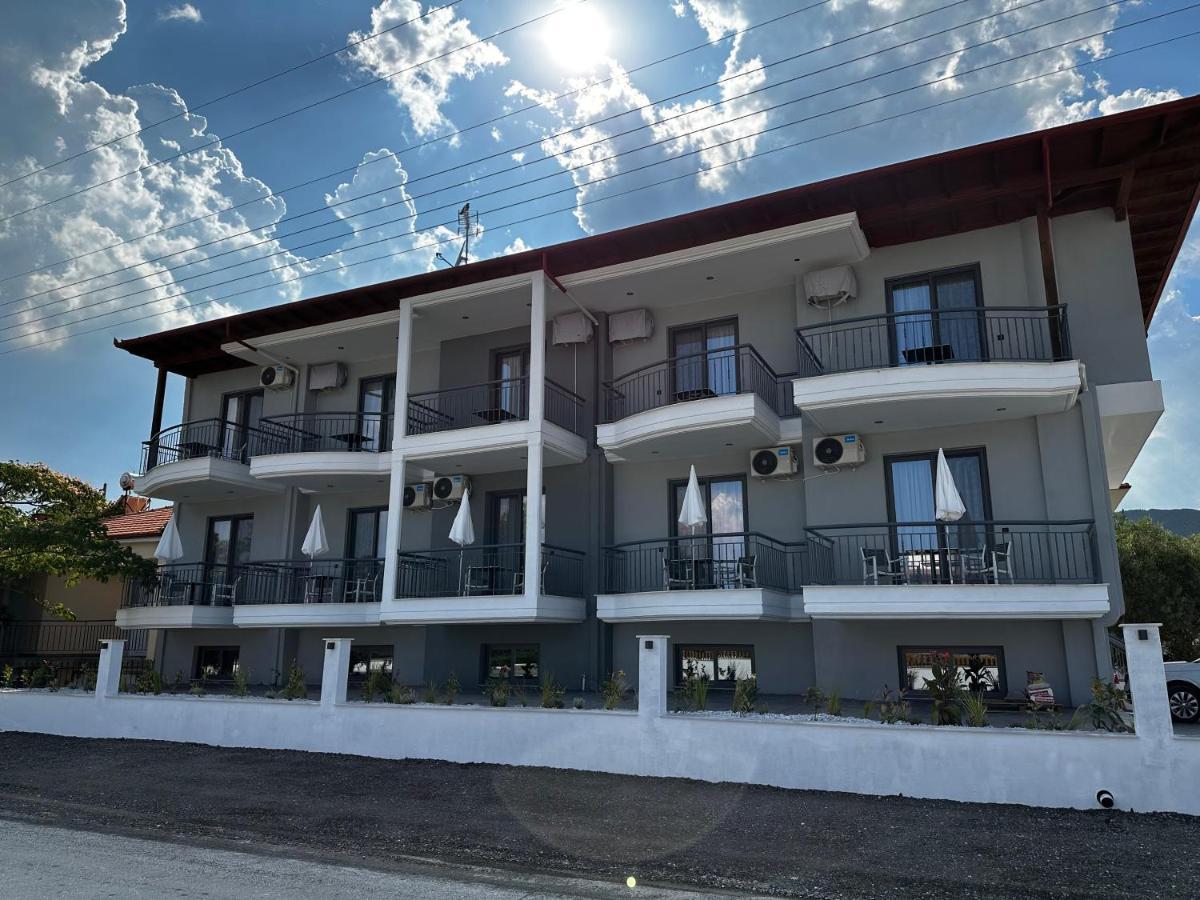 Thea Comfy Living Aparthotel Vrasná Exterior foto